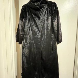 Isaac Mizrahi Sz.S Black Vintaged Faux Fur Coat